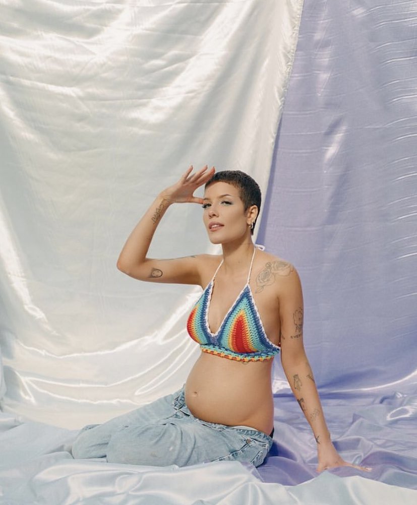 Halsey è incinta: dall’endometrosi alla gravidanza