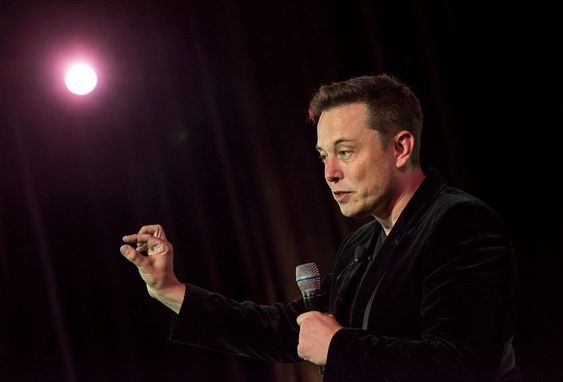 Elon Musk fa un passo indietro con i Bitcoin: non si potrà più acquistare la Tesla