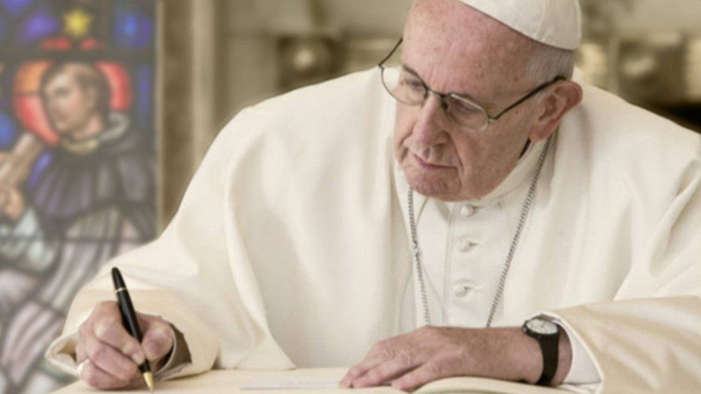 Papa Francesco sostiene di nuovo la comunità LGBT: qual è la vera posizione del Pontefice?