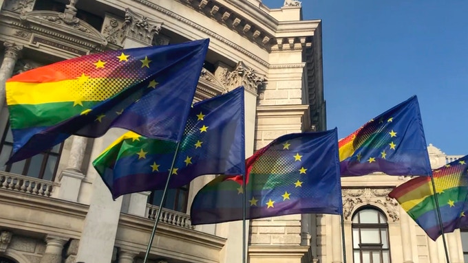 Commissione europea avvia procedure contro Polonia e Ungheria per le politiche anti-LGBT