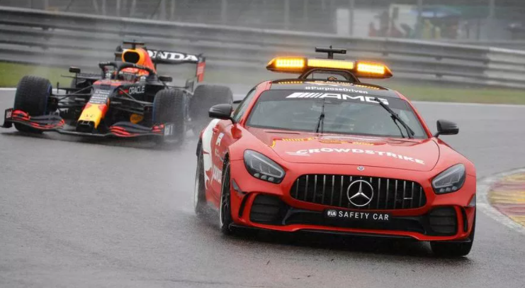 Gran Premio del Belgio 2021: vittoria di Verstappen dopo 3 giri dietro safety car