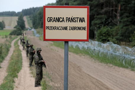 Polonia: il Parlamento approva la costruzione del muro contro l’immigrazione