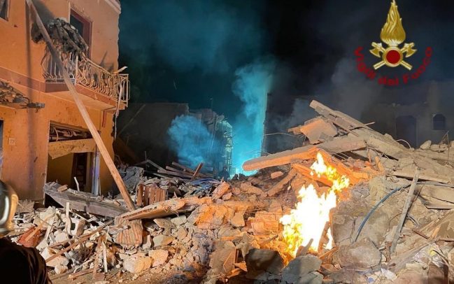 Ravanusa: 9 morti e 2 sopravvissute in seguito al crollo di una palazzina [IN AGGIORNAMENTO]