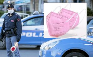 mascherine-rosa-protesta-polizia
