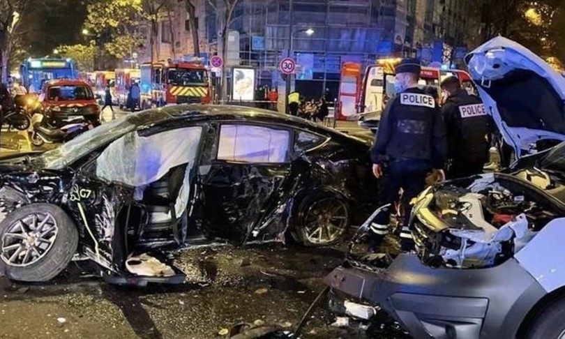 Tesla denunciata da un taxista parigino per un incidente mortale
