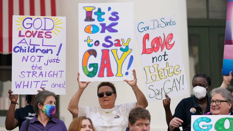 “Don’t Say Gay”: la legge è passata in Florida, l’ultima parola spetta al governatore