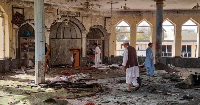 Kabul: attacco terroristico in una moschea, morte più di 50 persone