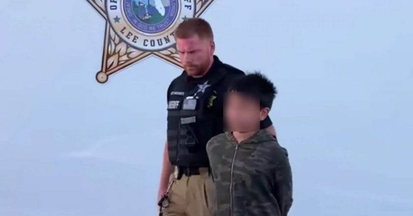 Bambino di 10 anni minaccia una sparatoria di massa: arrestato in Florida