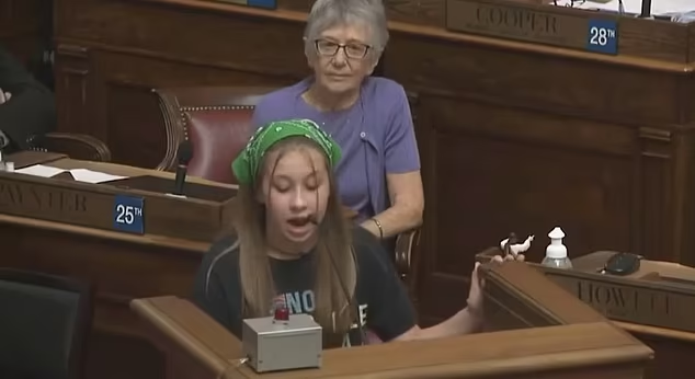 Aborto: il duro discorso di una dodicenne davanti al legislatore del West Virginia