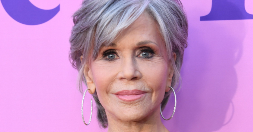 Jane Fonda parla della sua esperienza per lanciare un messaggio di body positivity