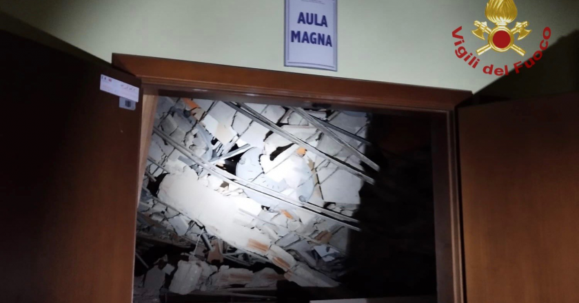 Cagliari: crollata l’aula magna, nessun ferito (perché erano le 22)