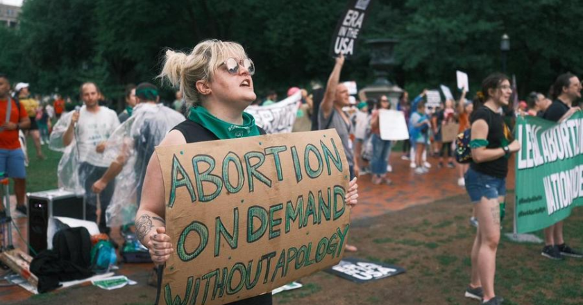 Finlandia: il Parlamento abolisce la necessità di vedere due medici prima dell’aborto