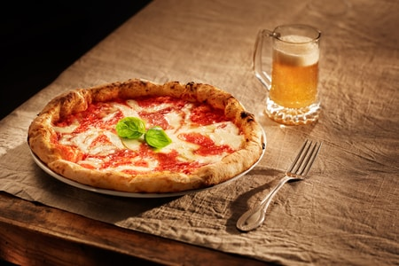 La Pizza Napoletana all’estero deve rispettare il disciplinare Stg