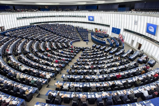 Il Parlamento Europeo condanna il Governo Meloni nel silenzio dei TG