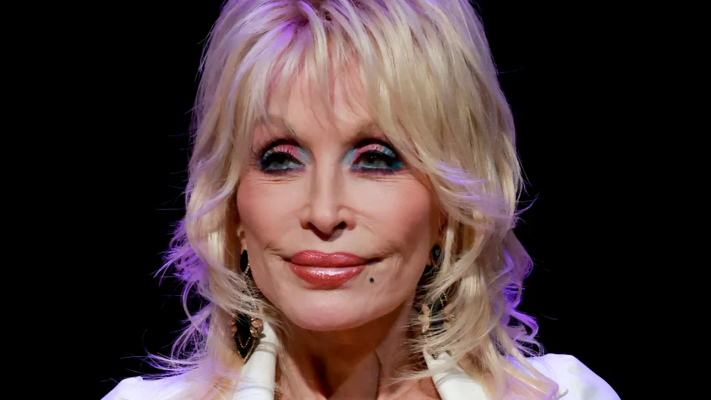 dolly-parton-salute