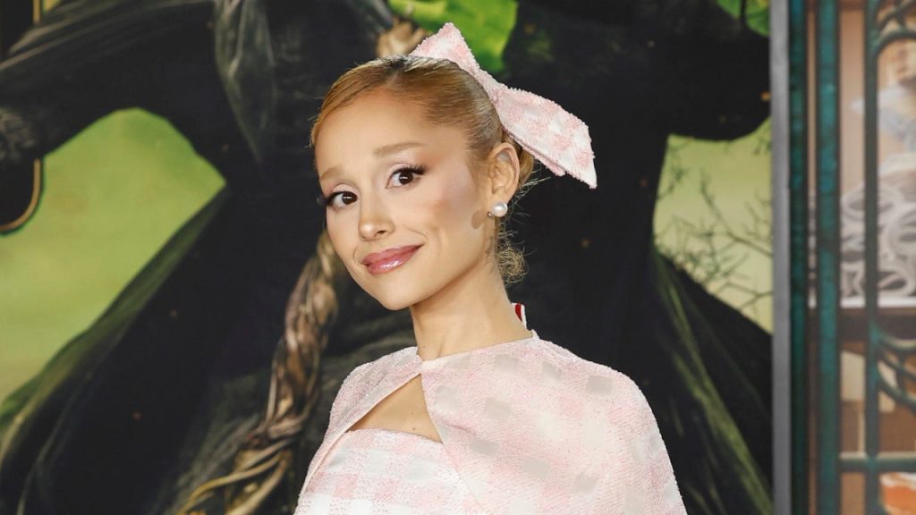 arianagrande-1024x576 Ariana Grande annuncia il nuovo album “Petal”: data di uscita, significato e cosa aspettarsi