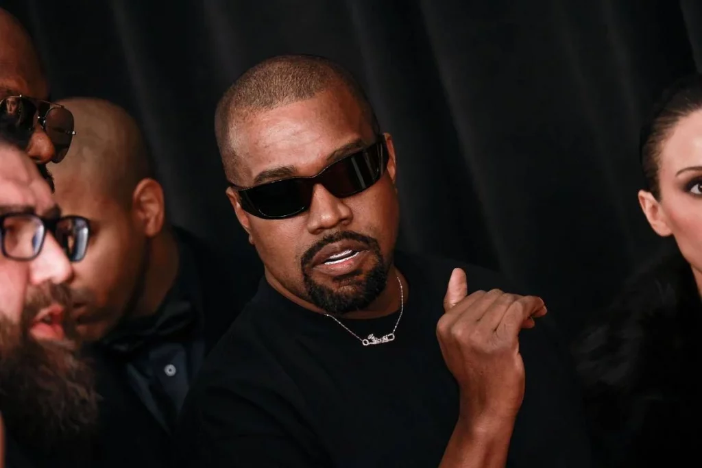 Kanye-West-e-Travis-Scott-a-Reggio-Emilia-la-prefettura-vieta-i-concerti-1024x683 Kanye West e Travis Scott, annullati i concerti di Reggio Emilia: stop del Prefetto per motivi di sicurezza