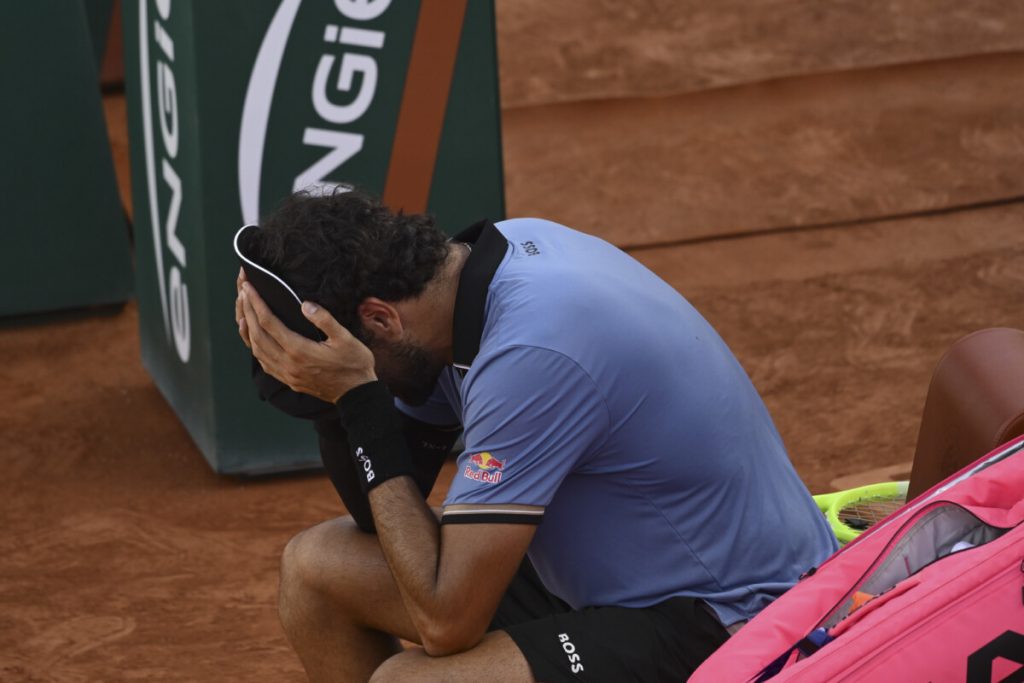 BERRETTINI_RG-2026_00032073-1024x683 Roland Garros, il dramma di Berrettini e il sogno di Arnaldi: il derby italiano finisce nel modo più amaro