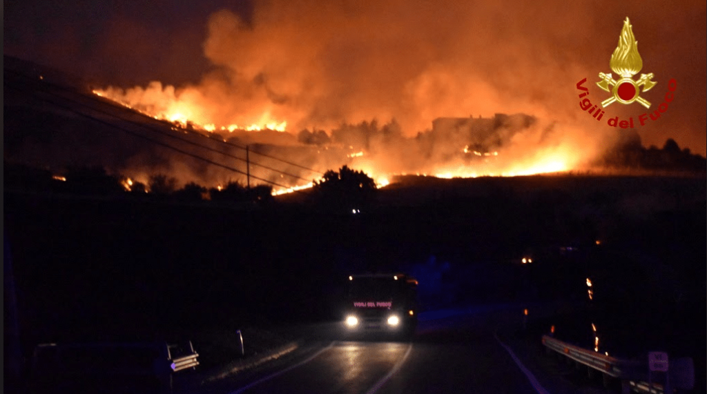HOc7LlxawAAEHQI-1024x571 Incendi in Sicilia, non bastano più i Canadair: la vera sfida è prevenire