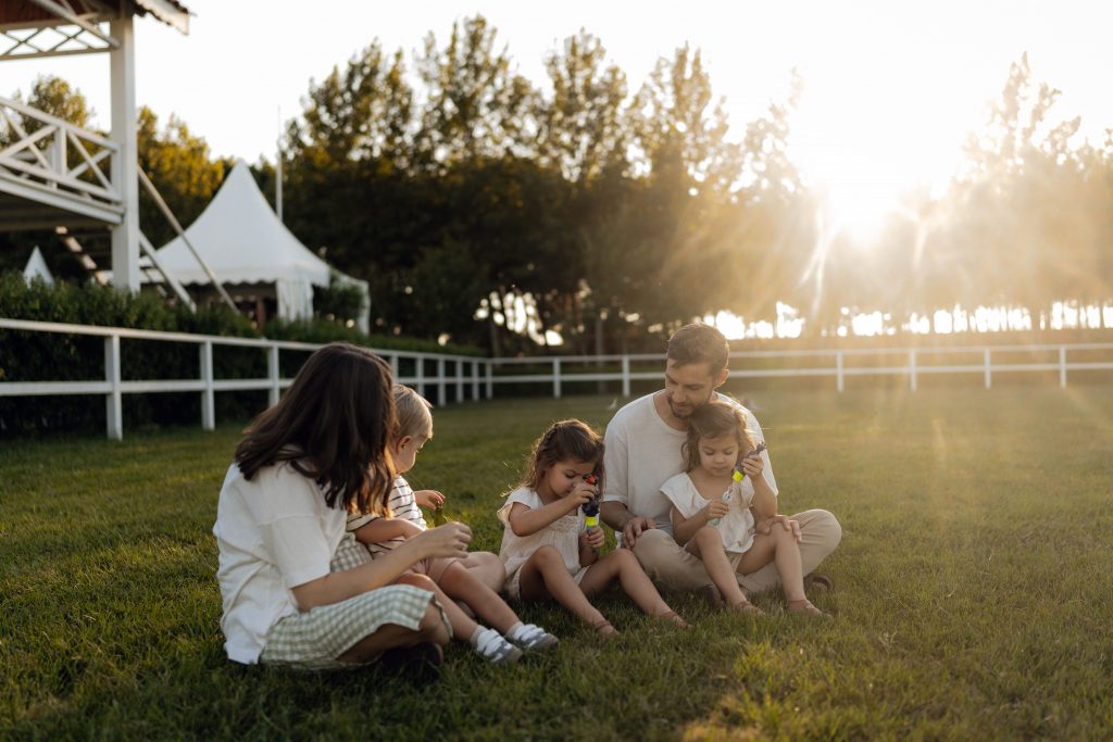 pexels-seljansalim-33769350-1024x683 Se i giovani non fanno figli, forse dovremmo chiederci perché se ne vanno dall’Italia